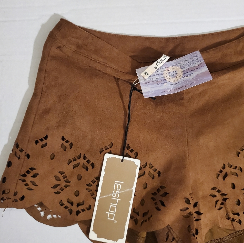 NWT!Leshop Brown Ria Laser Out Scallop Edge Shorts - Picture 10 of 11